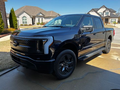 Used 2023 Ford F150 Lightning XLT w/ Equipment Group 312A High image 15