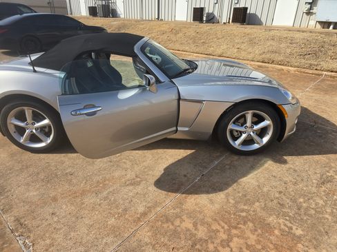 Used 2009 Saturn Sky w/ Premium Trim Package image 10