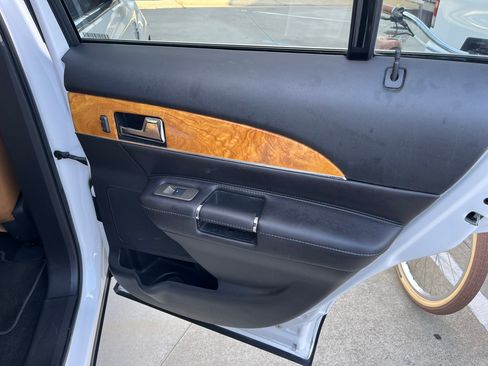 Used 2013 Lincoln MKX FWD image 14