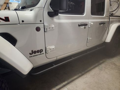 Used 2023 Jeep Gladiator Rubicon w/ LED Lighting Group image 13