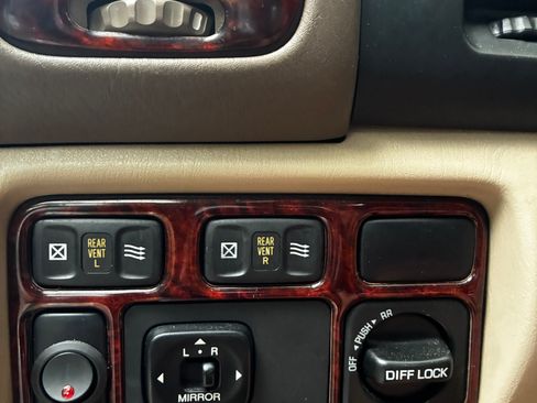 Used 1999 Toyota Land Cruiser AWD/4WD image 10
