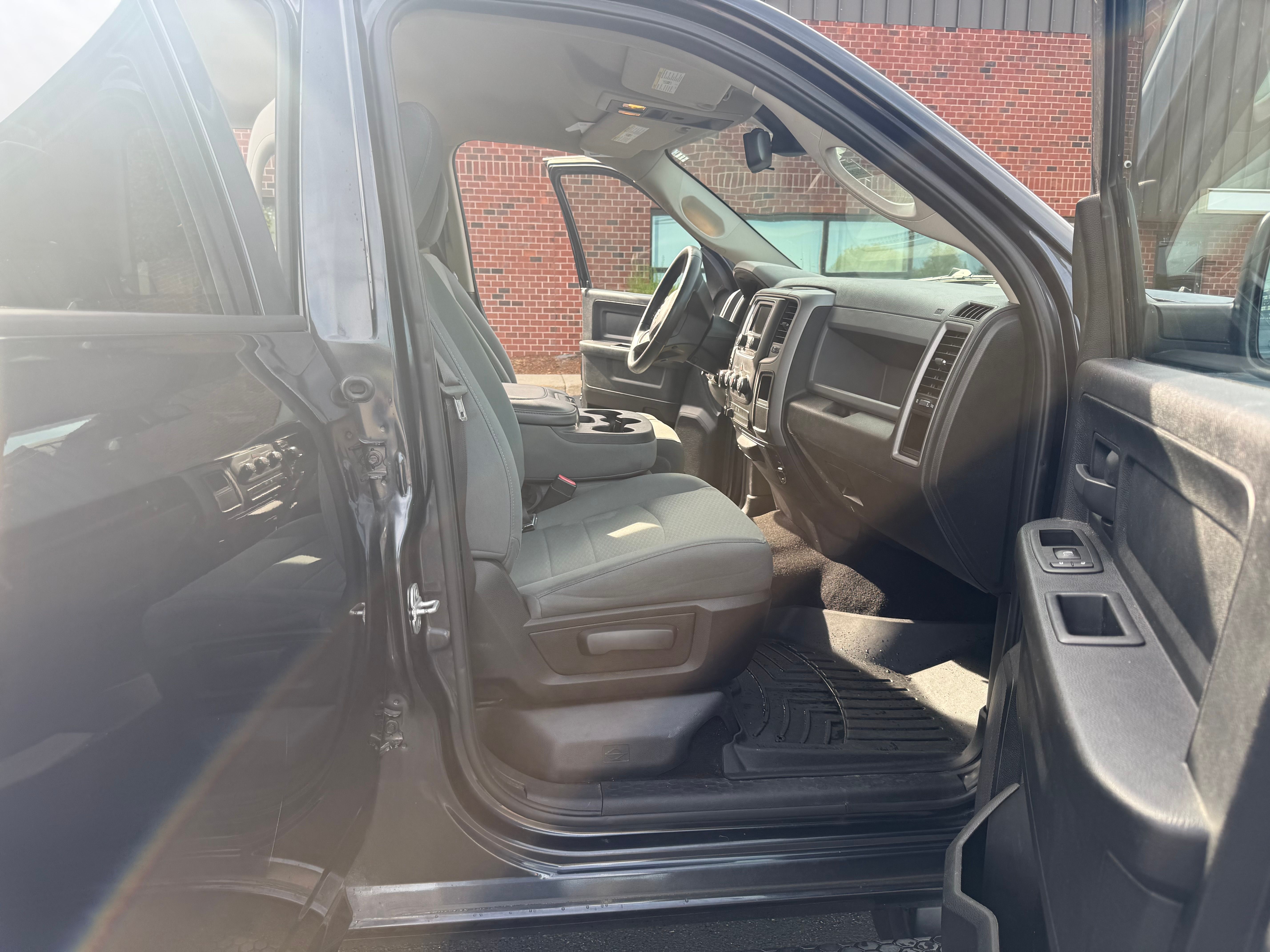 Used 2015 RAM 1500 Express AWD/4WD image 20