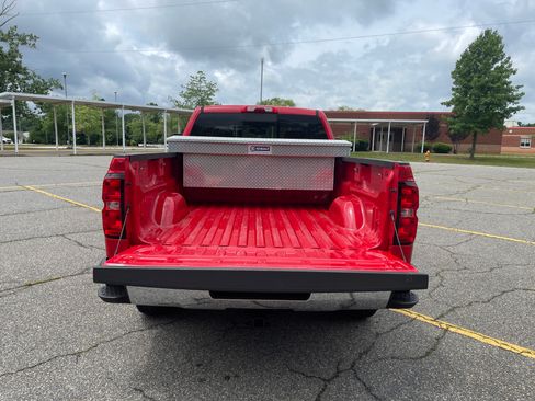 Used 2018 Chevrolet Silverado 1500 LT w/ LT Fleet Plus Package AWD/4WD image 17