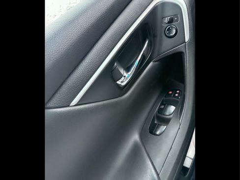 Used 2016 Nissan Altima 2.5 S w/ Power Driver Seat Package image 10