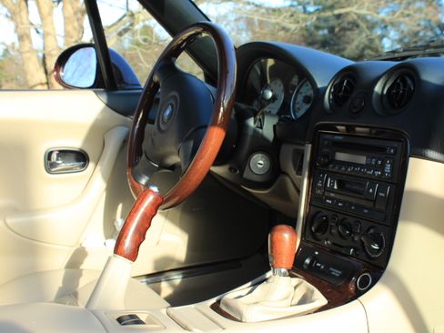 Used 2000 MAZDA MX-5 Miata image 14