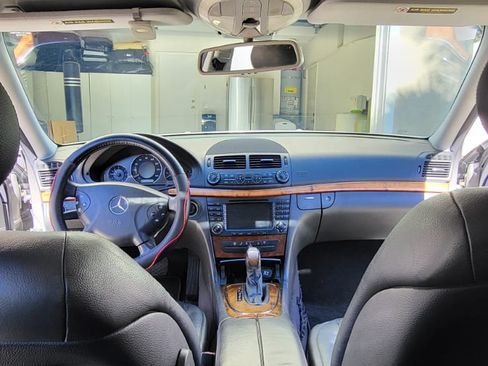 Used 2005 Mercedes-Benz E 320 Sedan image 5
