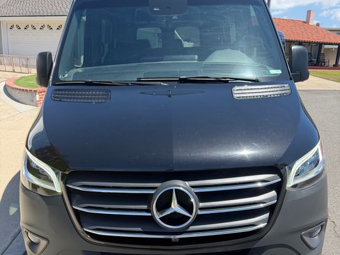 Used 2021 Mercedes-Benz Sprinter 2500 image 5