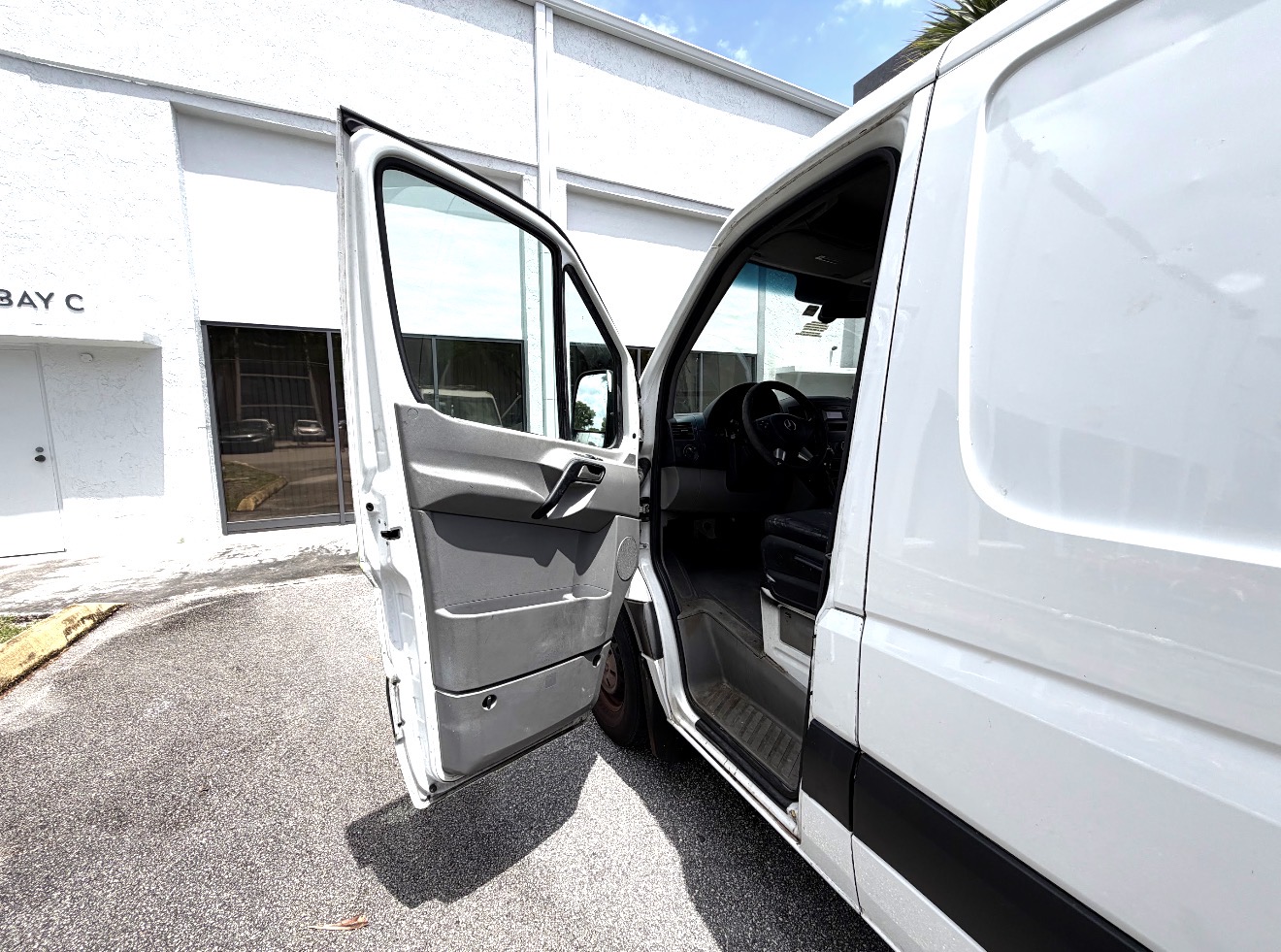 Used 2016 Mercedes-Benz Sprinter 2500 image 19