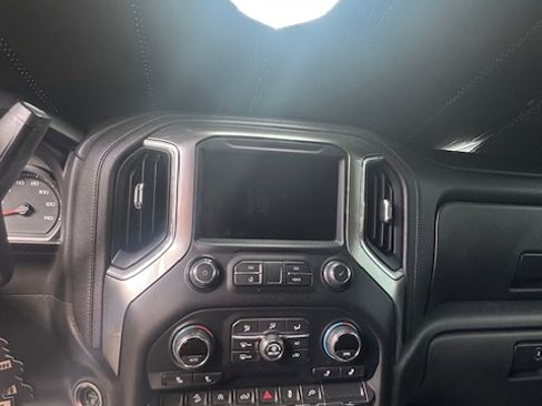 Used 2020 Chevrolet Silverado 1500 LT Trail Boss image 14