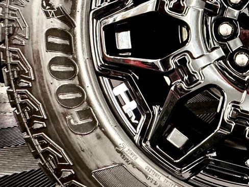 Used 2024 GMC Hummer EV 3X image 20