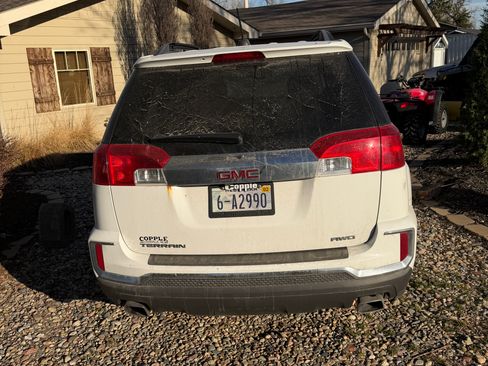 Used 2016 GMC Terrain SLE image 4