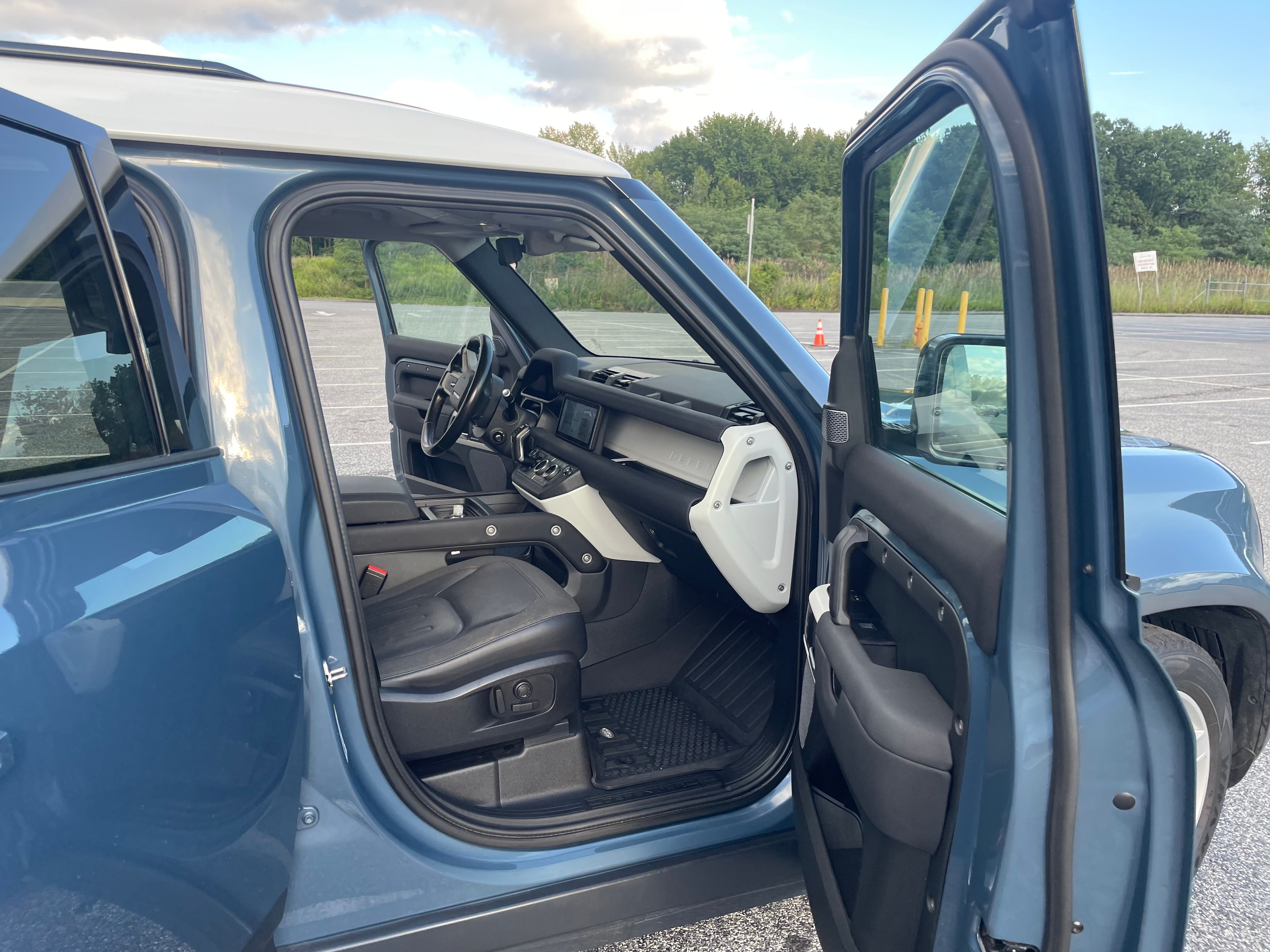 Used 2020 Land Rover Defender 110 SE AWD/4WD image 24