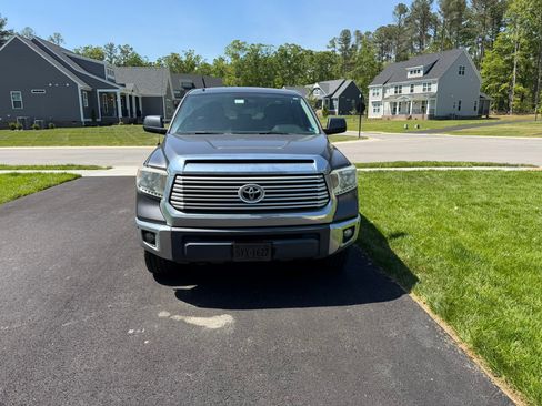 Used 2014 Toyota Tundra Limited w/ Limited Premium Package AWD/4WD image 2