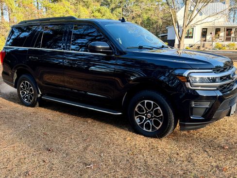 Used 2022 Ford Expedition XLT image 6