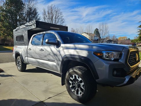 Used 2019 Toyota Tacoma TRD Off-Road image 6