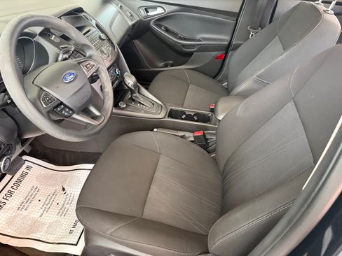 Used 2017 Ford Focus SE FWD image 14