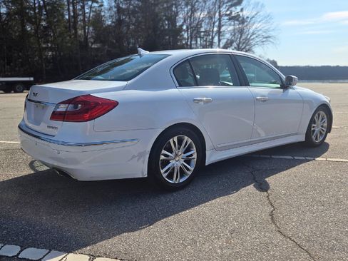 Used 2014 Hyundai Genesis 3.8 image 12