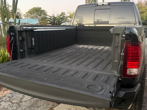 Used 2018 RAM 3500 Laramie w/ Sport Appearance Group image 17