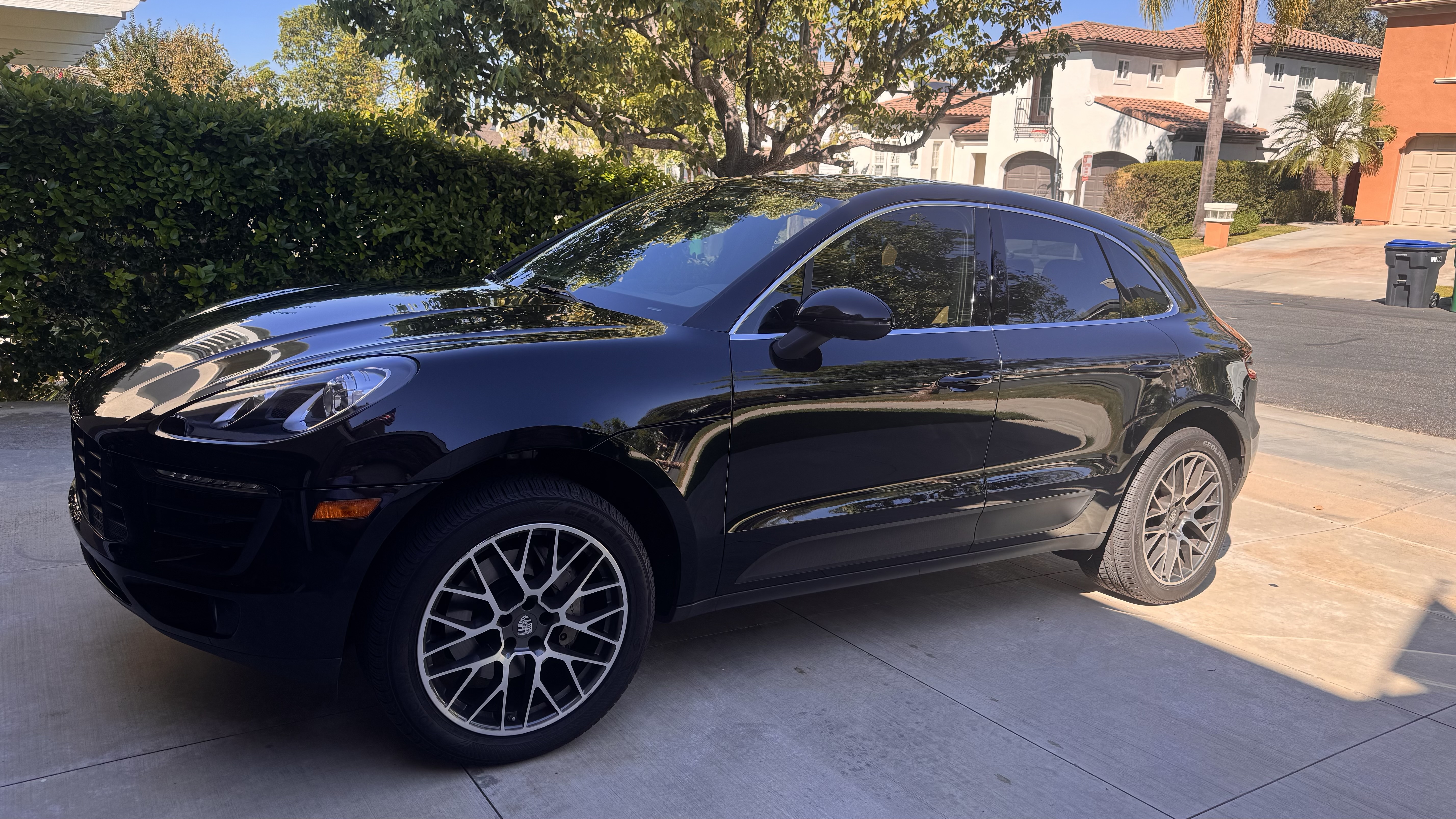 Used 2018 Porsche Macan S AWD/4WD image 2