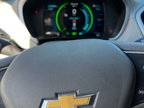 Used 2017 Chevrolet Volt LT w/ Comfort Package image 8