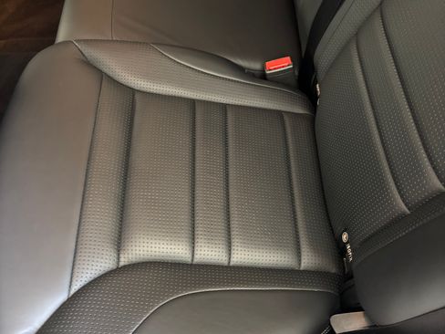 Used 2014 Mercedes-Benz ML 63 AMG 4MATIC image 19