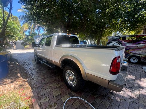Used 2014 Ford F350 King Ranch w/ King Ranch w/Chrome Package image 2