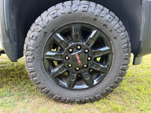 Used 2024 GMC Sierra 2500 AT4 w/ AT4 Premium Plus Package AWD/4WD image 14