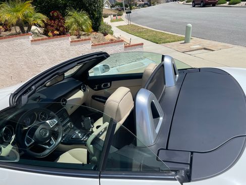 Used 2019 Mercedes-Benz SLC 300 image 2