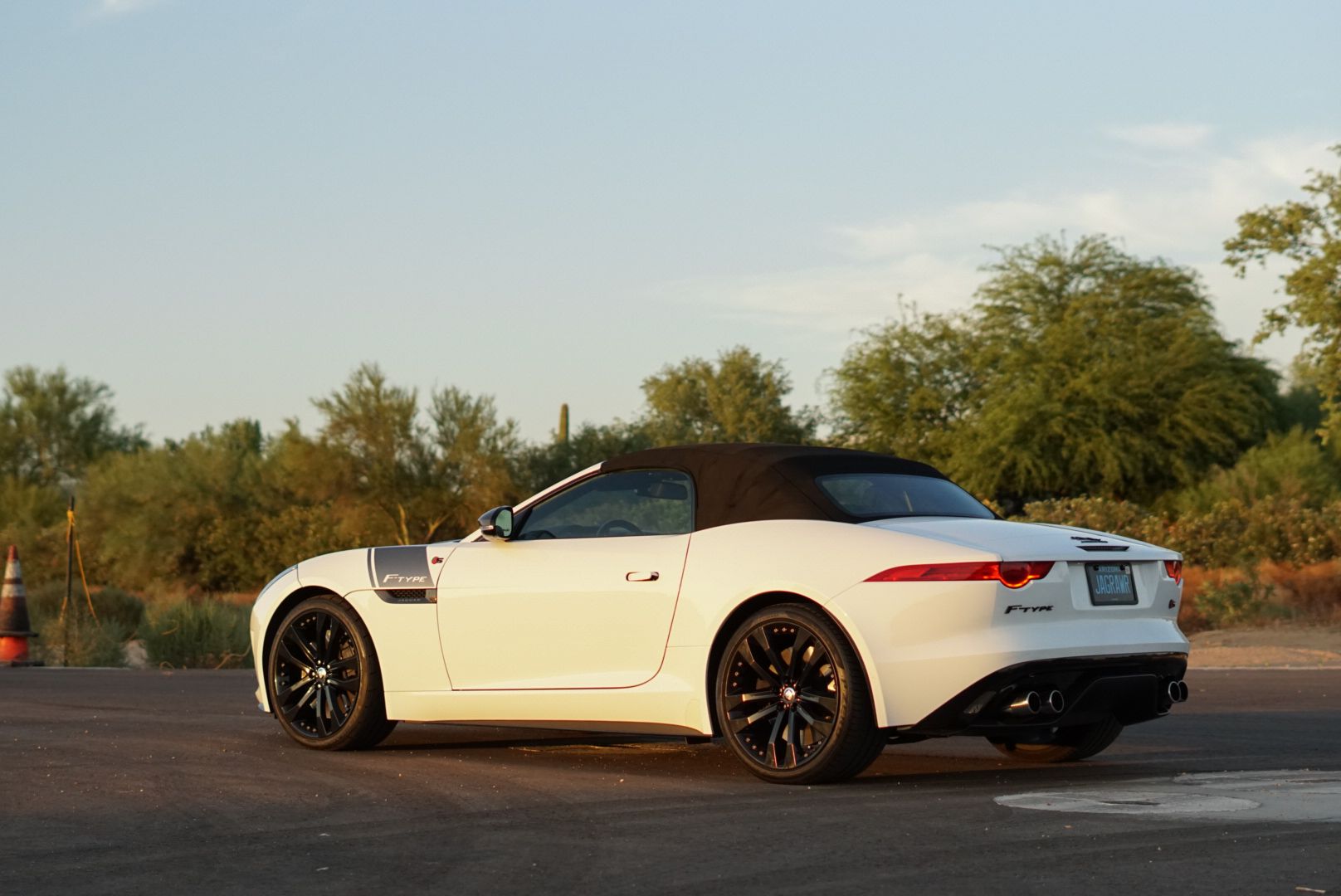 Used 2014 Jaguar F-TYPE S RWD image 10