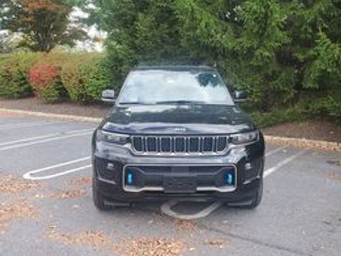 Used 2023 Jeep Grand Cherokee Overland image 4