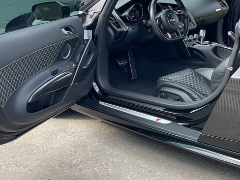 Used 2015 Audi R8 V10 image 18