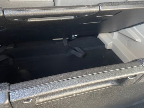 Used 2020 Nissan Rogue SV w/ Premium Package image 18