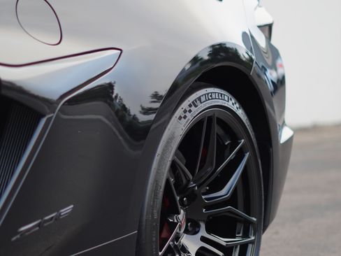 Used 2025 Chevrolet Corvette Z06 w/ Z07 Performance Package RWD image 4