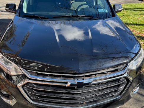 Used 2018 Chevrolet Traverse LT image 1