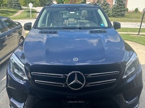 Used 2017 Mercedes-Benz GLE 350 4MATIC image 2