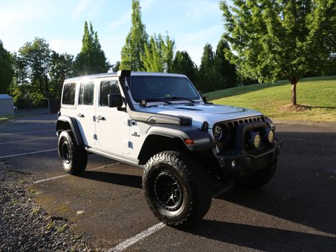 Used 2021 Jeep Wrangler Unlimited Rubicon AWD/4WD image 2
