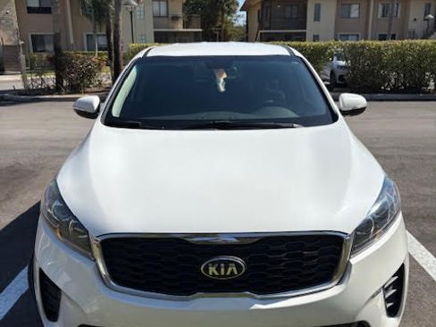 Used 2020 Kia Sorento LX image 18