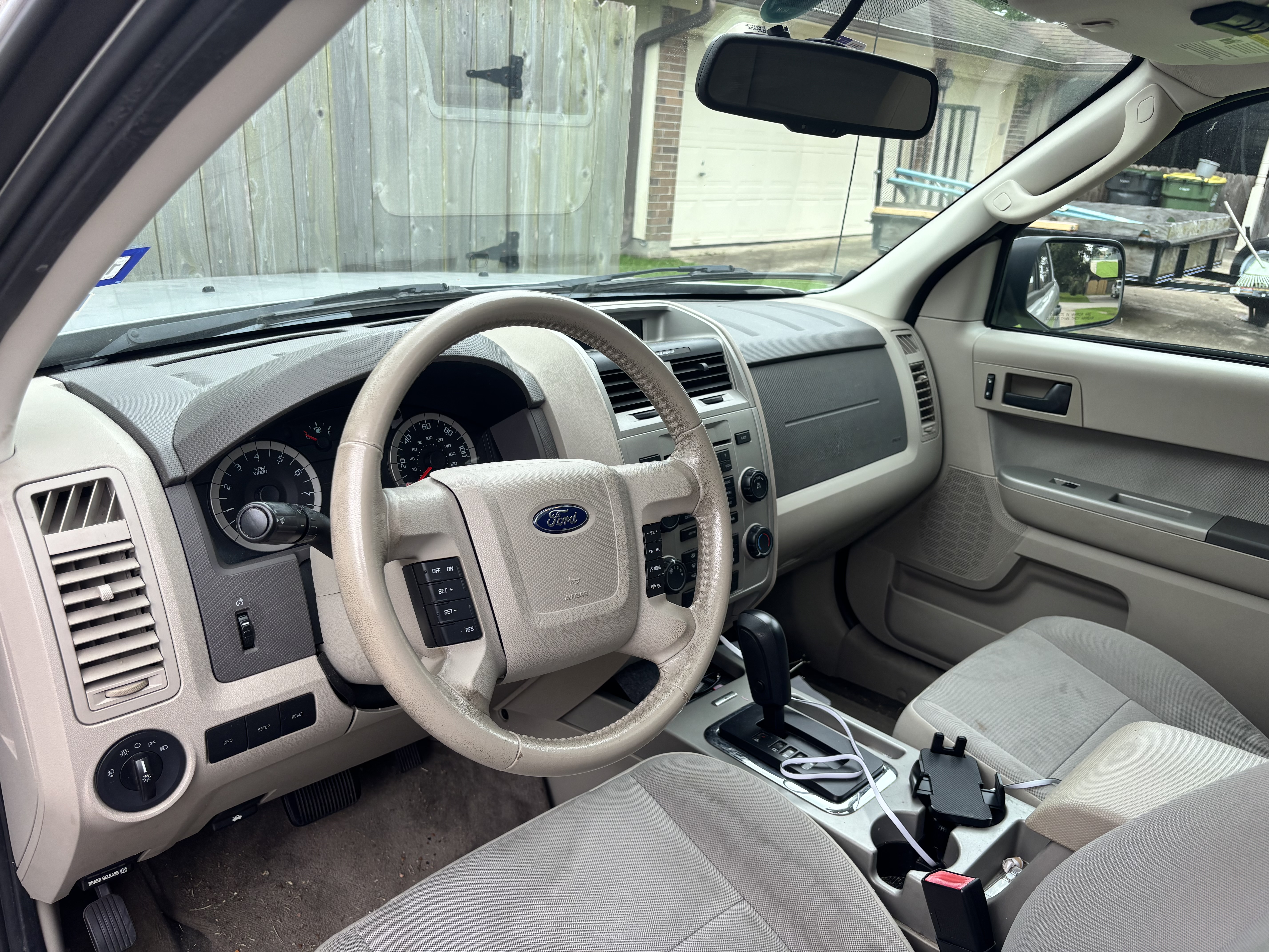 Used 2011 Ford Escape XLT w/ 202A Rapid Spec Order Code FWD image 2