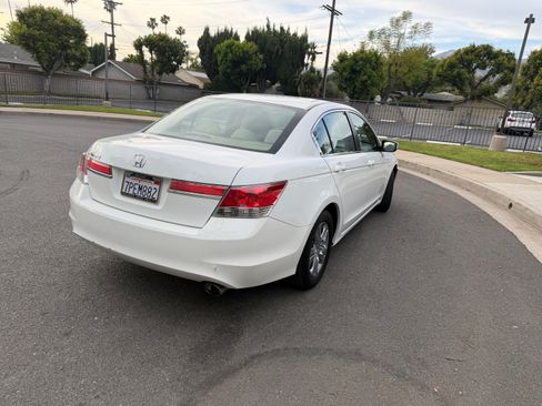 Used 2011 Honda Accord LX image 2
