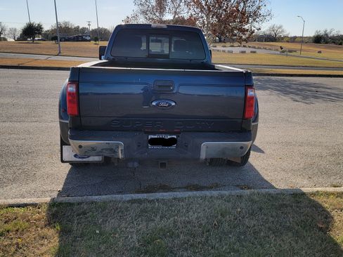 Used 2016 Ford F350 Lariat w/ Lariat Interior Package image 5