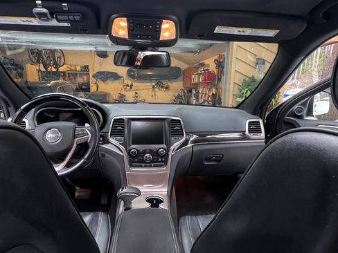 Used 2015 Jeep Grand Cherokee Overland image 15