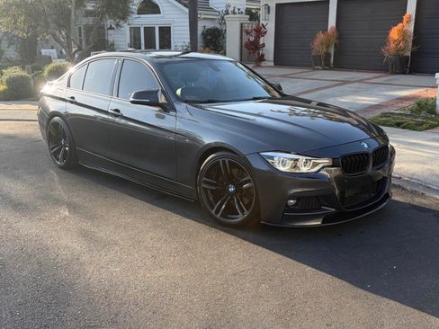 Used 2017 BMW 330i xDrive Sedan AWD/4WD image 2