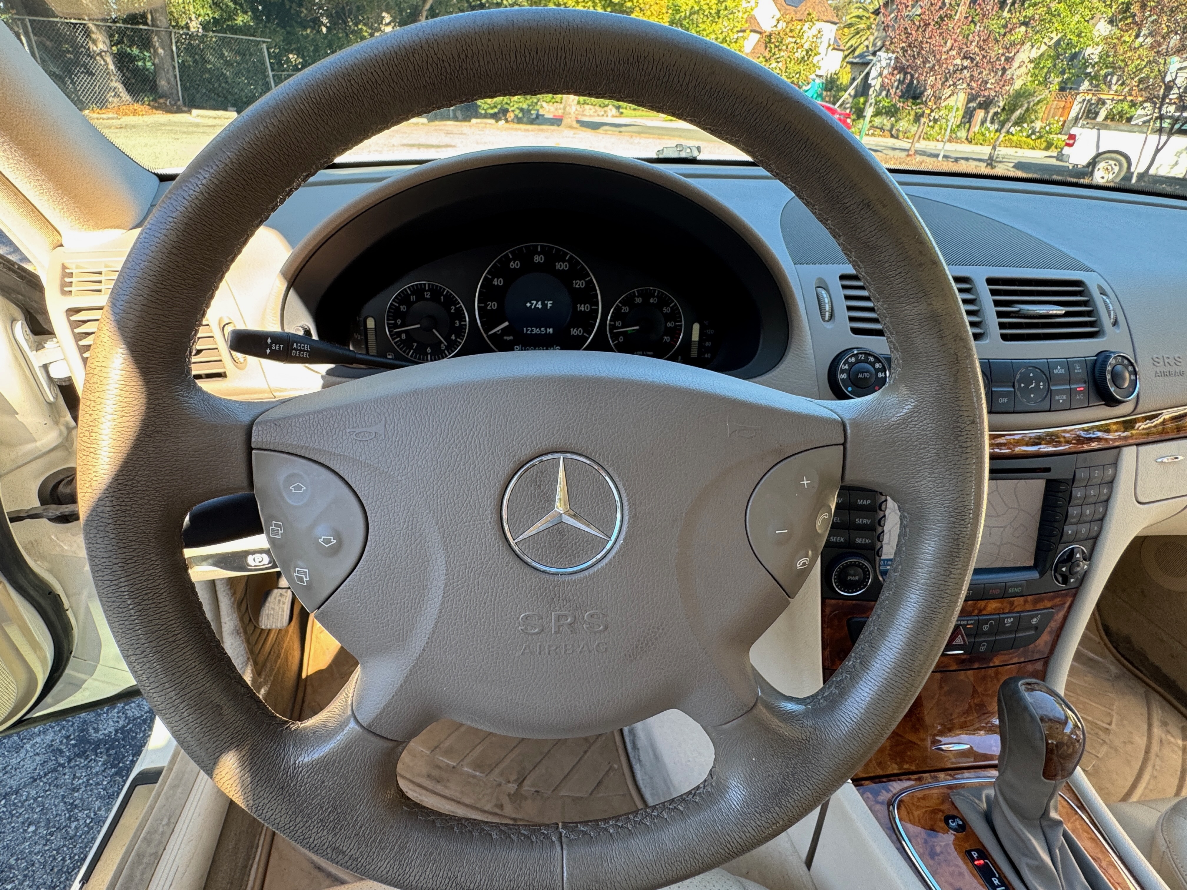Used 2006 Mercedes-Benz E 350 4MATIC Sedan image 16