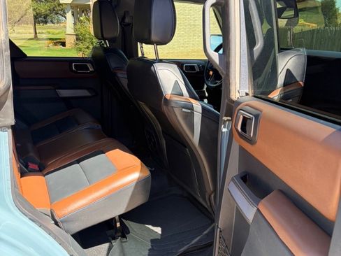 Used 2021 Ford Bronco Outer Banks w/ Sasquatch Package AWD/4WD image 6