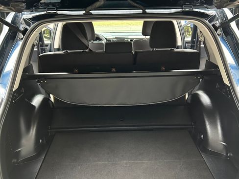 Used 2018 Toyota RAV4 LE AWD/4WD image 23