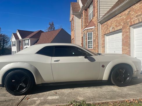 Used 2012 Dodge Challenger R/T image 6