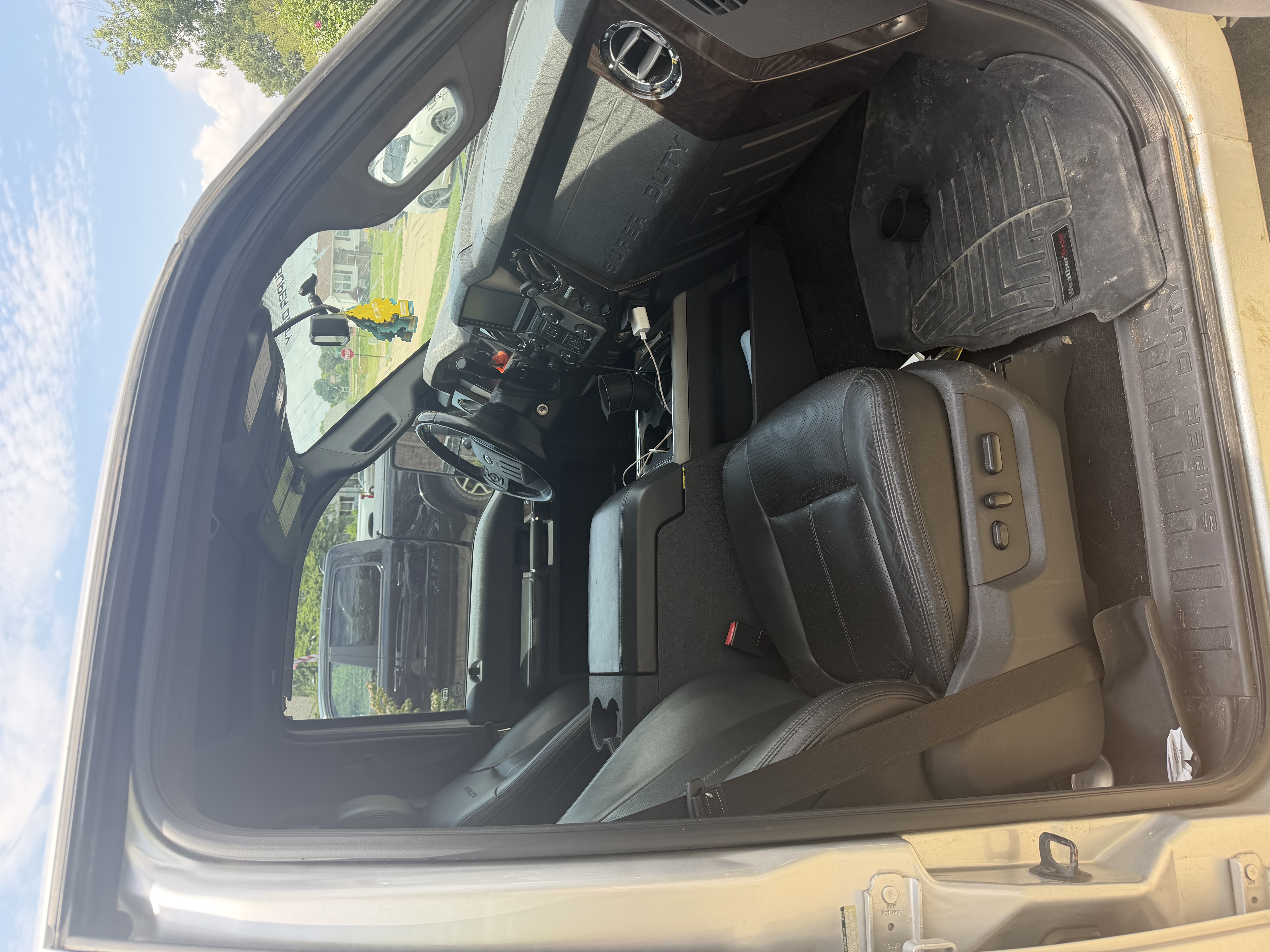 Used 2014 Ford F250 Platinum w/ Platinum Package AWD/4WD image 11