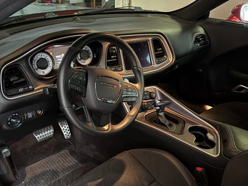 Used 2019 Dodge Challenger R/T Scat Pack w/ T/A Package image 11