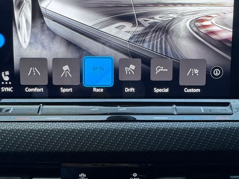 Used 2024 Volkswagen Golf R image 13