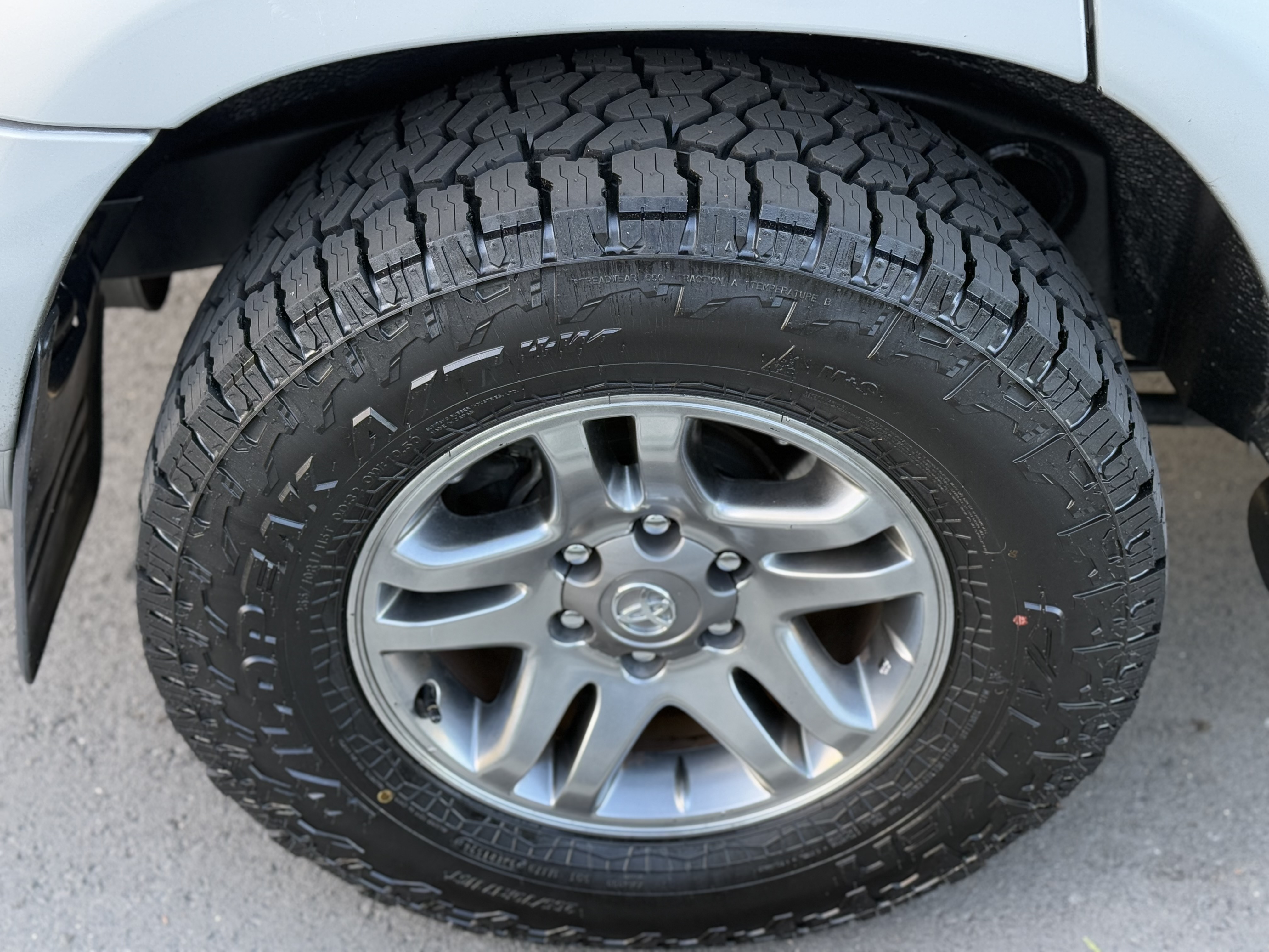 Used 2007 Toyota Sequoia SR5 w/ Towing Pkg RWD image 15